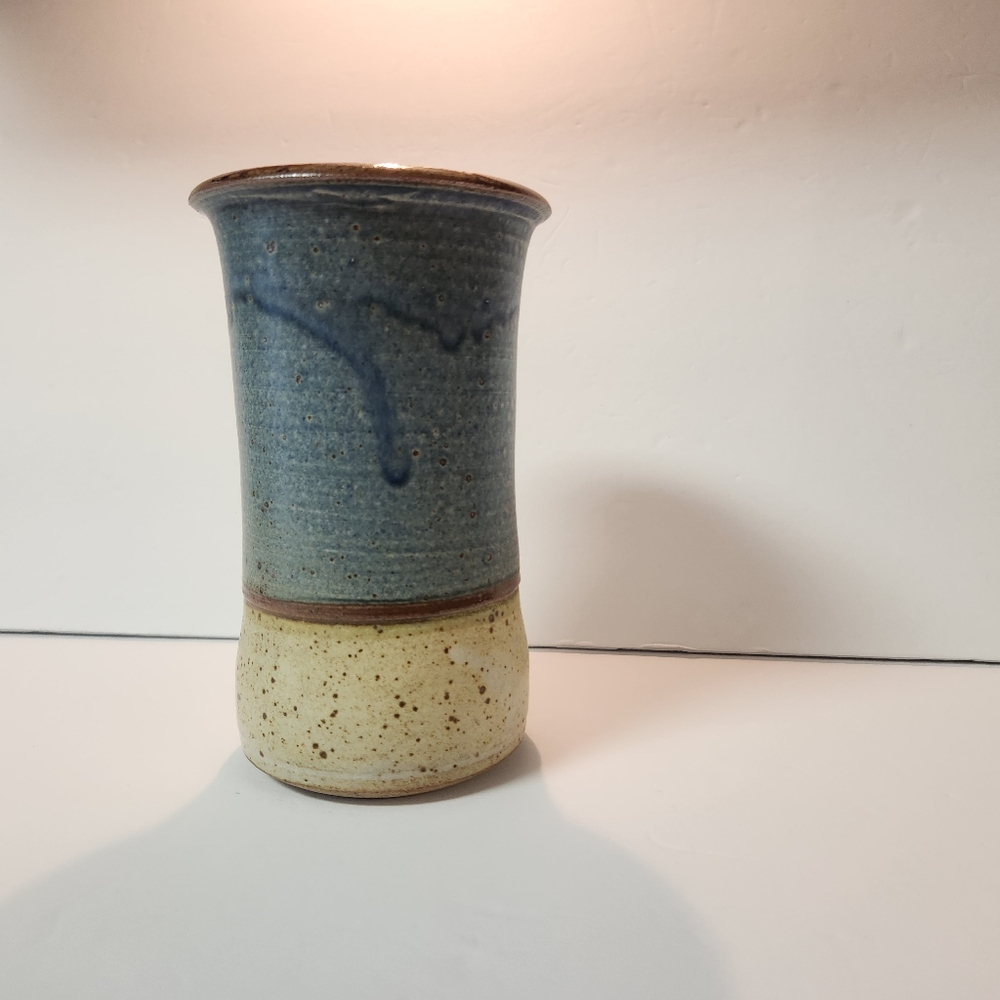 Abstract Beach Scene Ceramic Vase - Picture 7 of 14